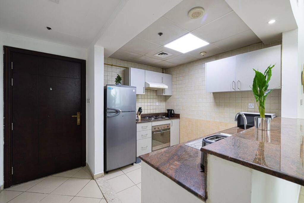 Stylish 1bedroom In Marina With Metro Access Dubai