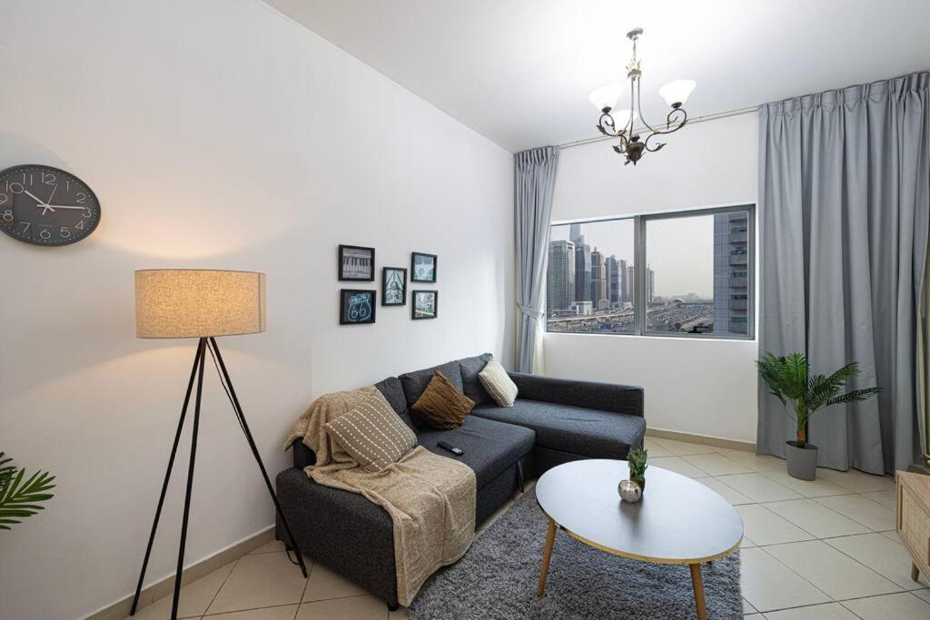 Stylish 1bedroom In Marina With Metro Access *